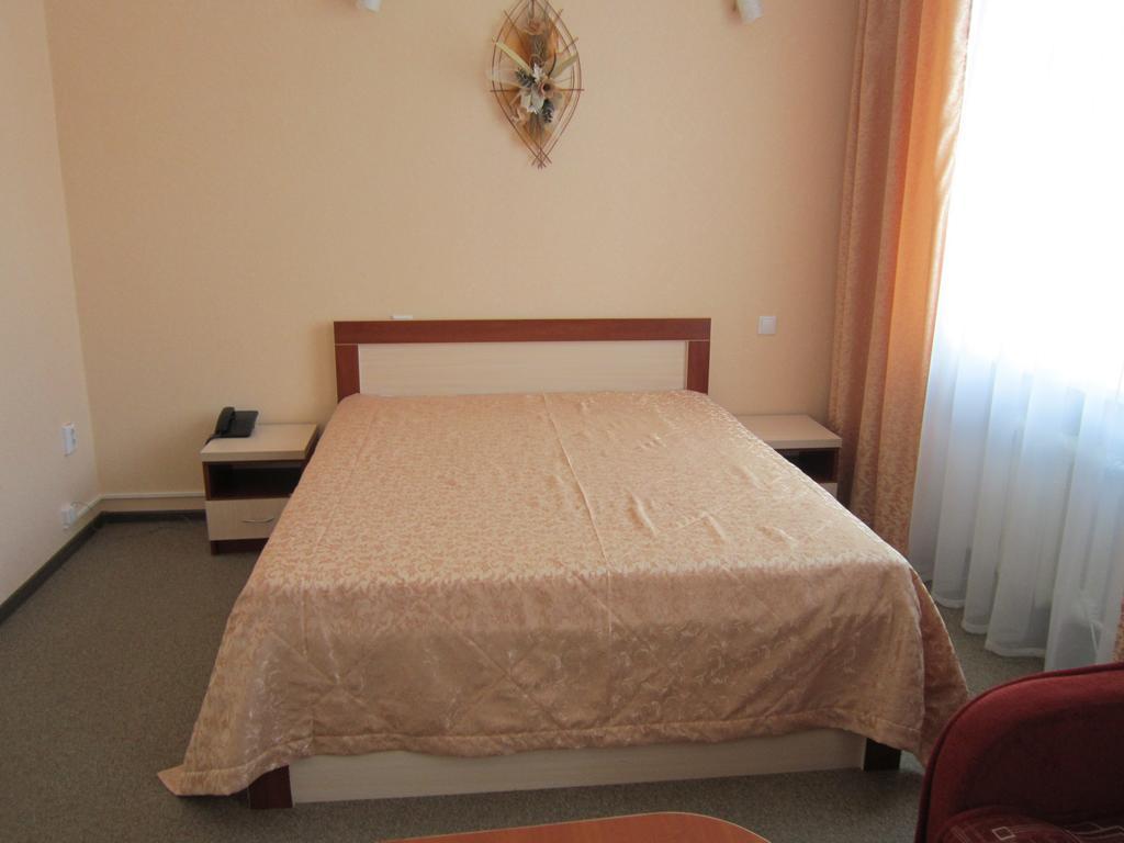 Sozh Hotel Gomel Bagian luar foto